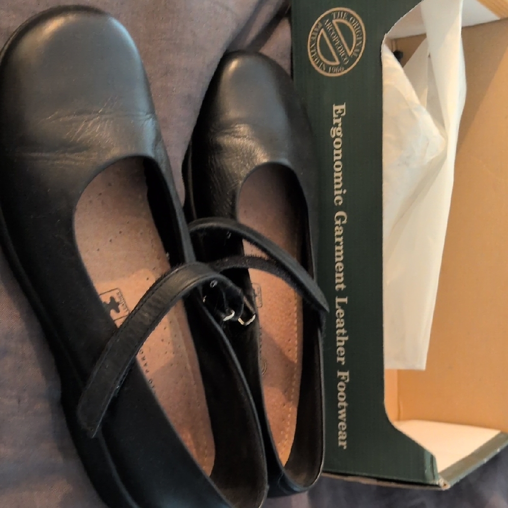Arcopedico Ergonomic Comfort Black Leather Mary Janes  Size 9.5 39
